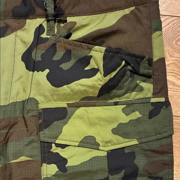 NEW DSQUARED2 Camouflage Cargo Pants - Olive and Black